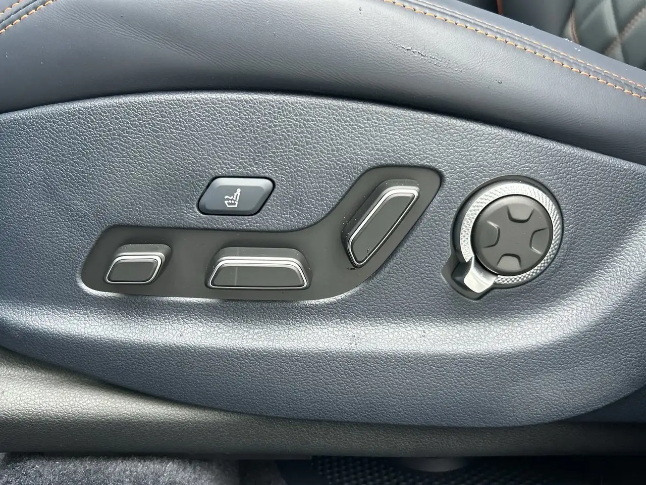 Genesis GV70 снимка Genesis GV70