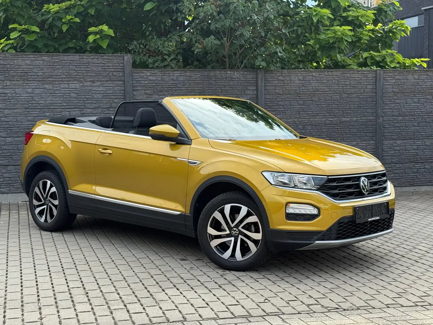 Volkswagen T-Roc T-Roc Cabriolet 1.0 TSI ACTIVE "Navi/BLIS/Beats" Jaune - 2