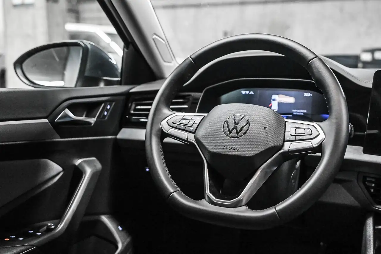 Volkswagen Jetta снимка Volkswagen Jetta