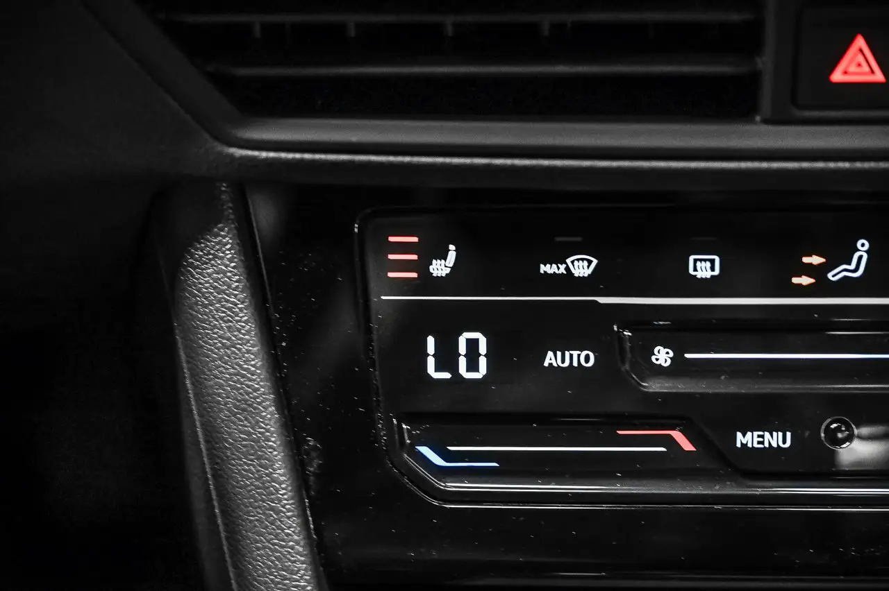 Volkswagen Jetta снимка Volkswagen Jetta