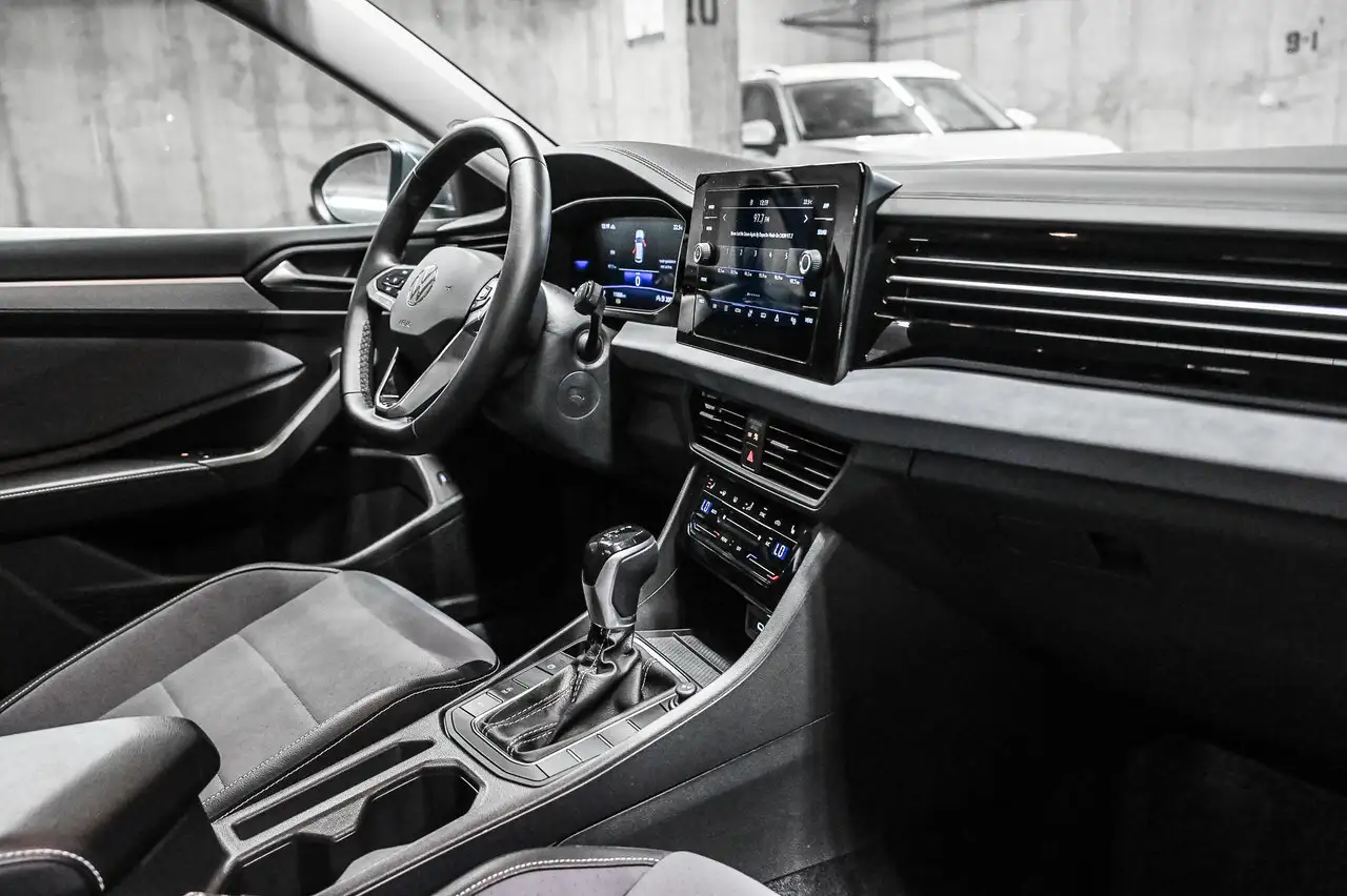 Volkswagen Jetta снимка Volkswagen Jetta