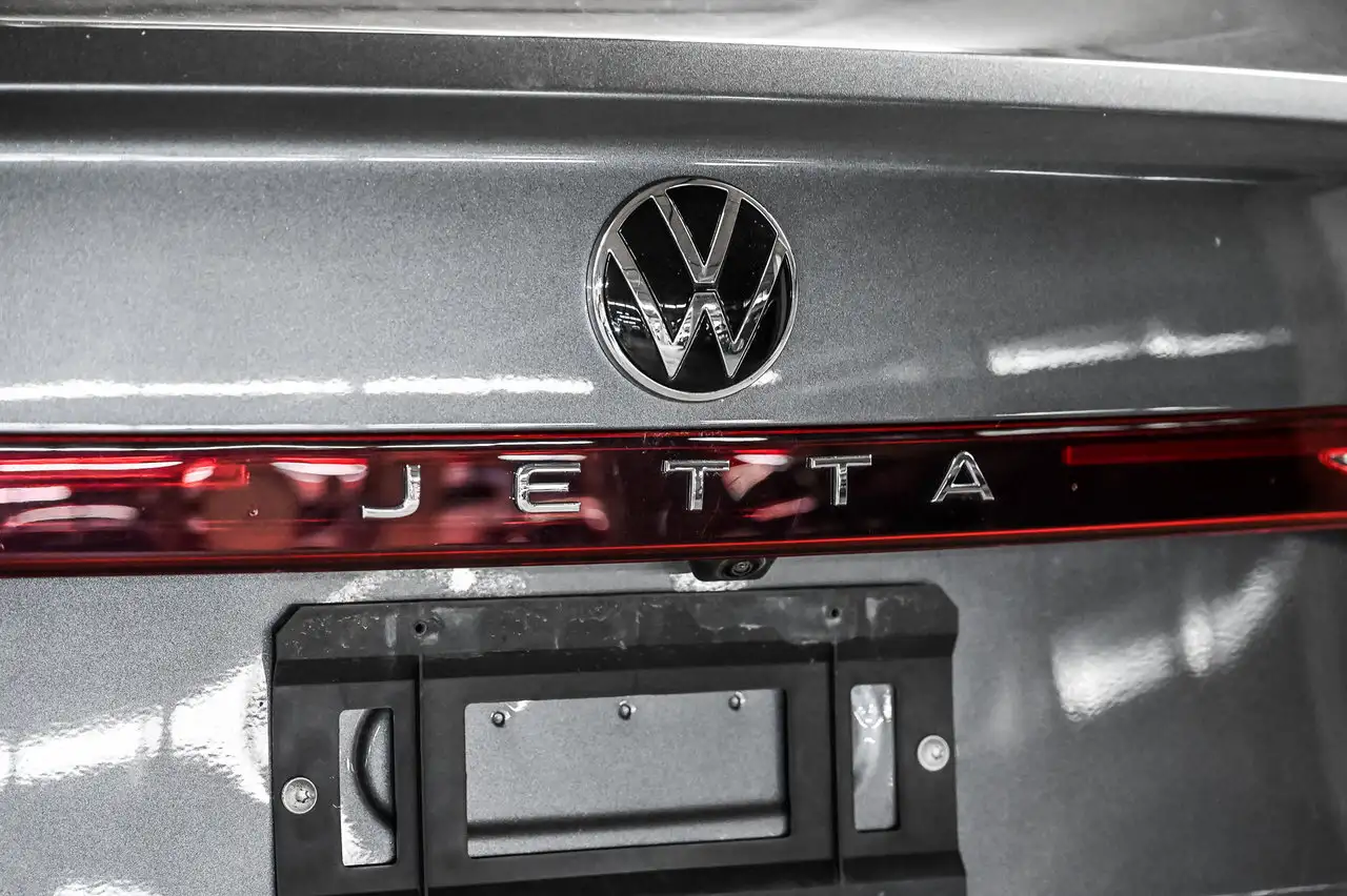 Volkswagen Jetta снимка Volkswagen Jetta