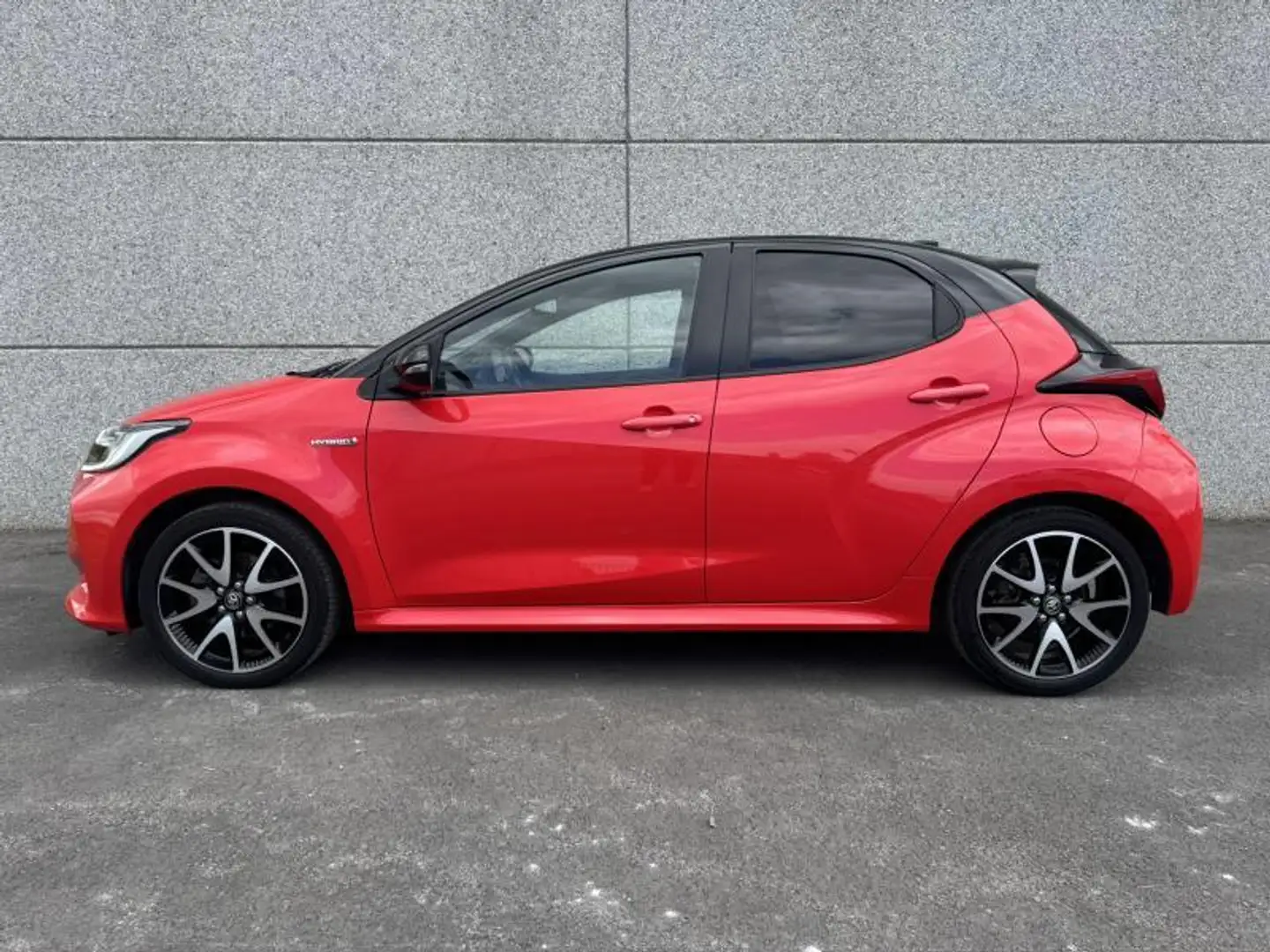 Toyota Yaris 1.5 Hybrid e-CVT Premiere Edit Rosso - 2