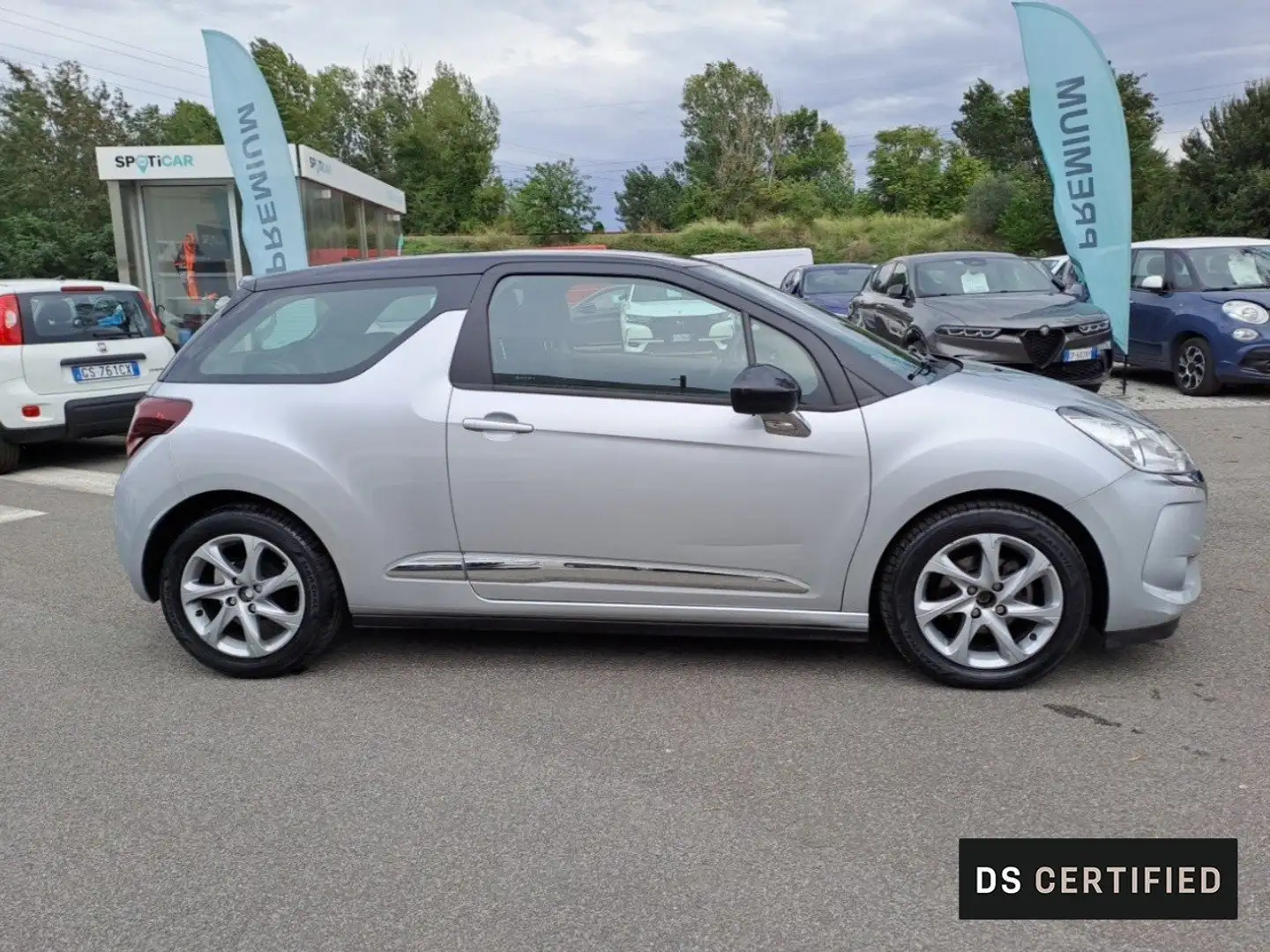DS Automobiles DS 3 BlueHDi 75 Man. SO CHIC Grigio - 2