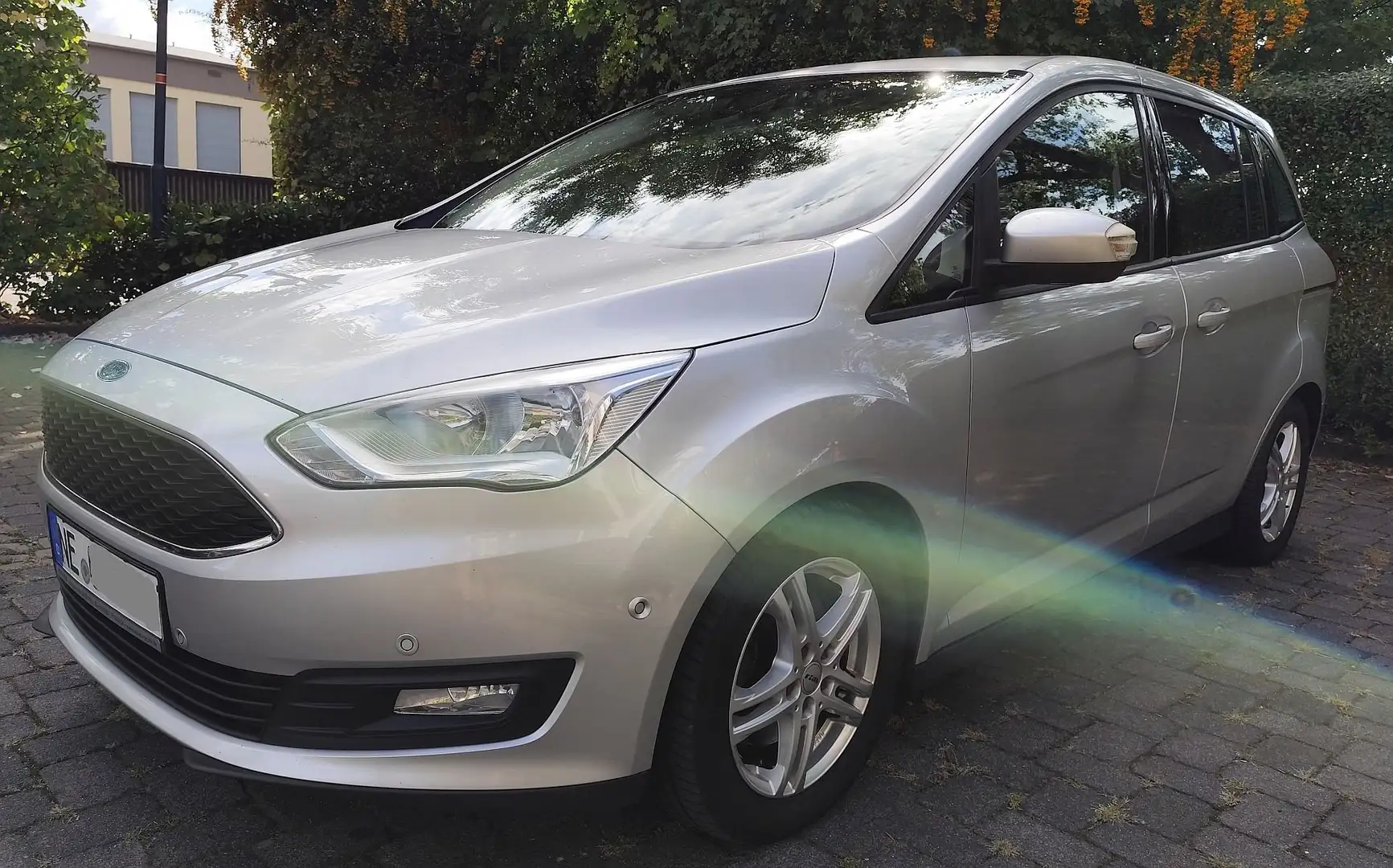 Ford Grand C-Max C-Max Diesel 2.0 TDCi Start-Stopp-System Titanium Silver - 1