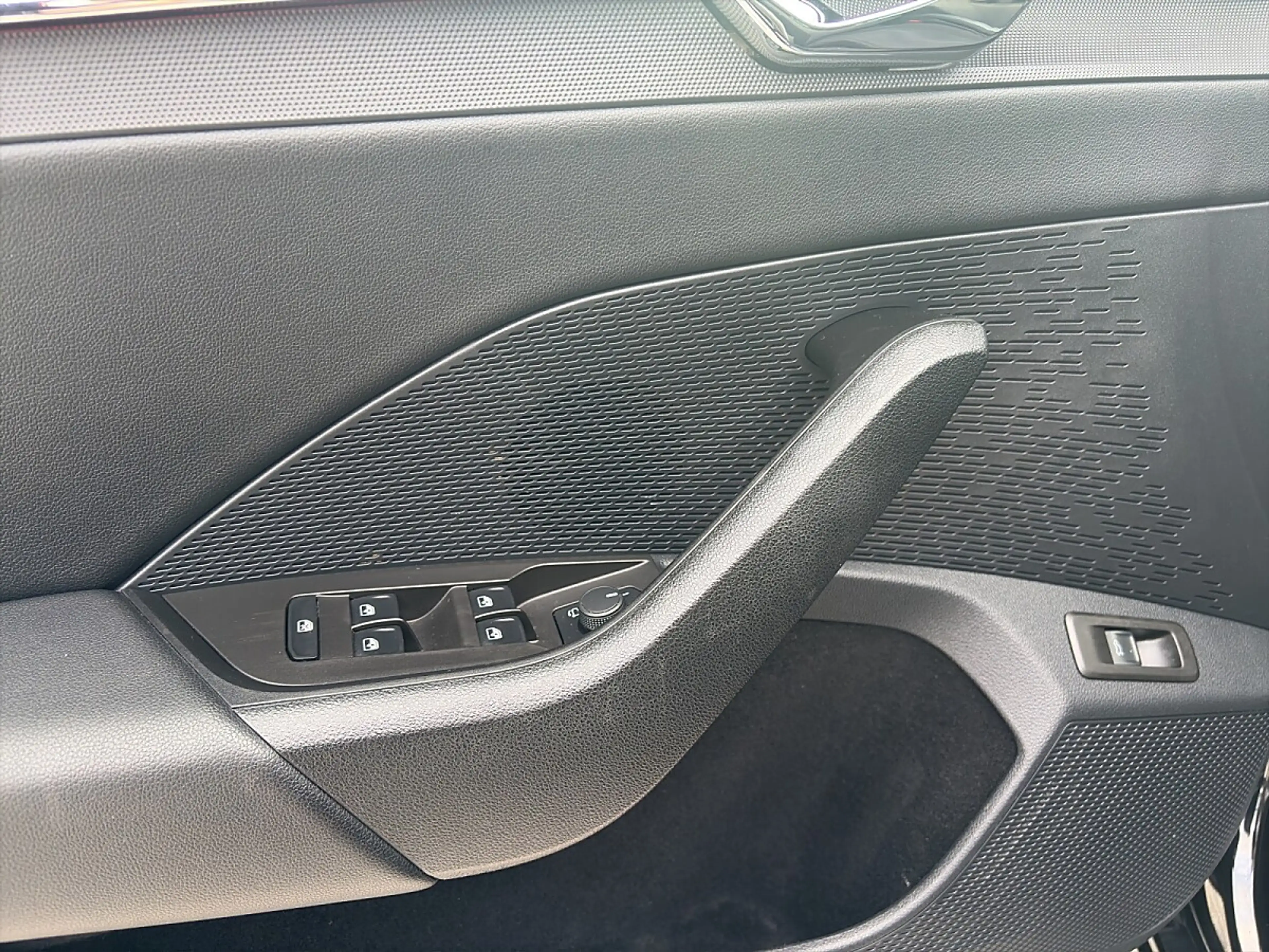 Skoda Octavia Combi 2,0 TDI Style DSG AHK MATRIX LED MEMORY K... — photo 8