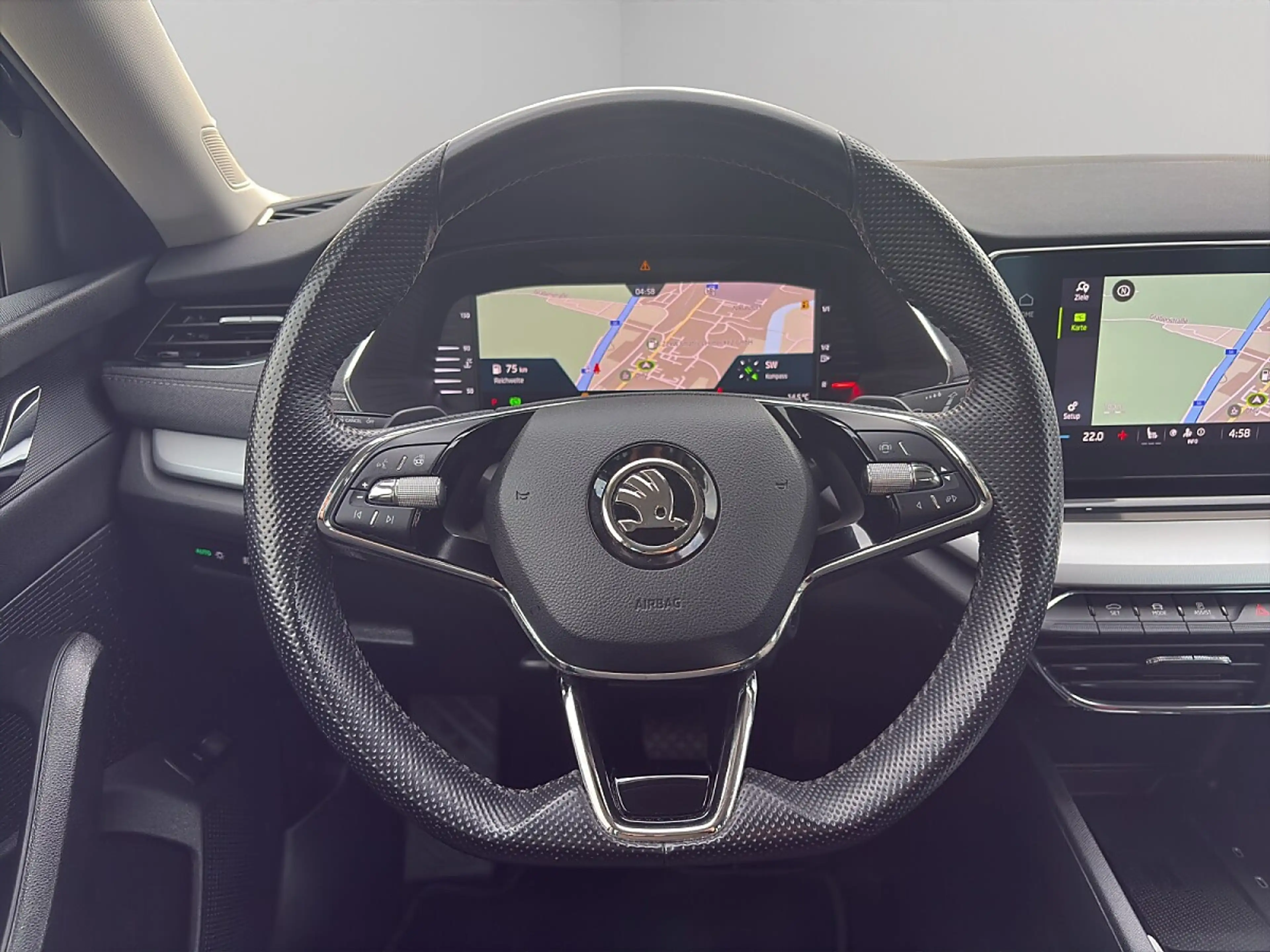 Skoda Octavia Combi 2,0 TDI Style DSG AHK MATRIX LED MEMORY K... — photo 9