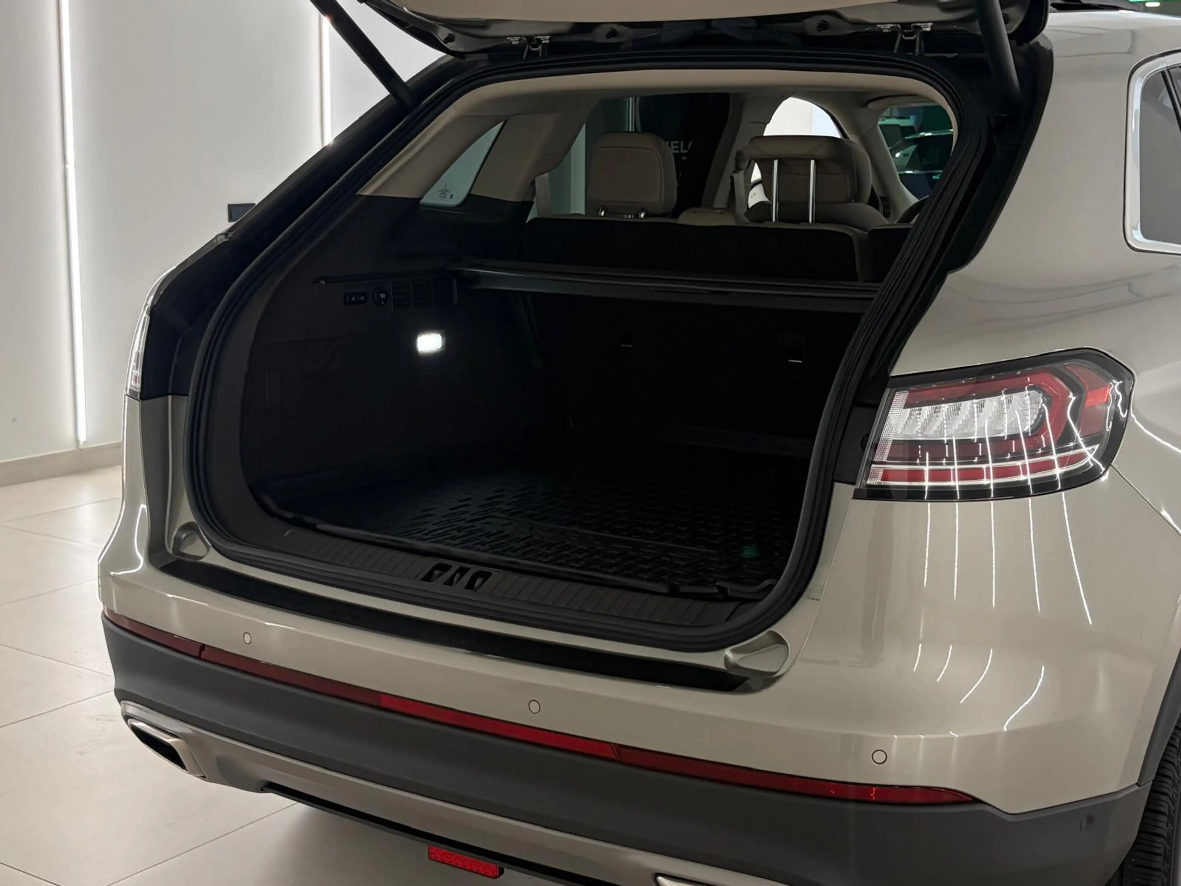 Lincoln Nautilus 2.7 V6 EcoBoost AWD Reserve — photo 9