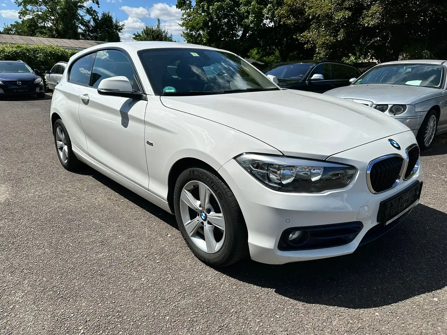 BMW 116 116 d Automatik Sport Line TÜV Neu Weiß - 1