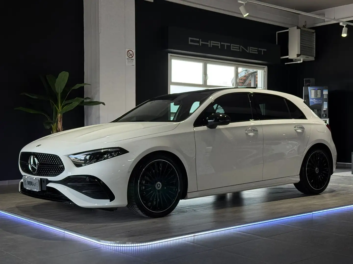 Mercedes-Benz A 180 d PREMIUM AMG Night Edition Bianco - 1