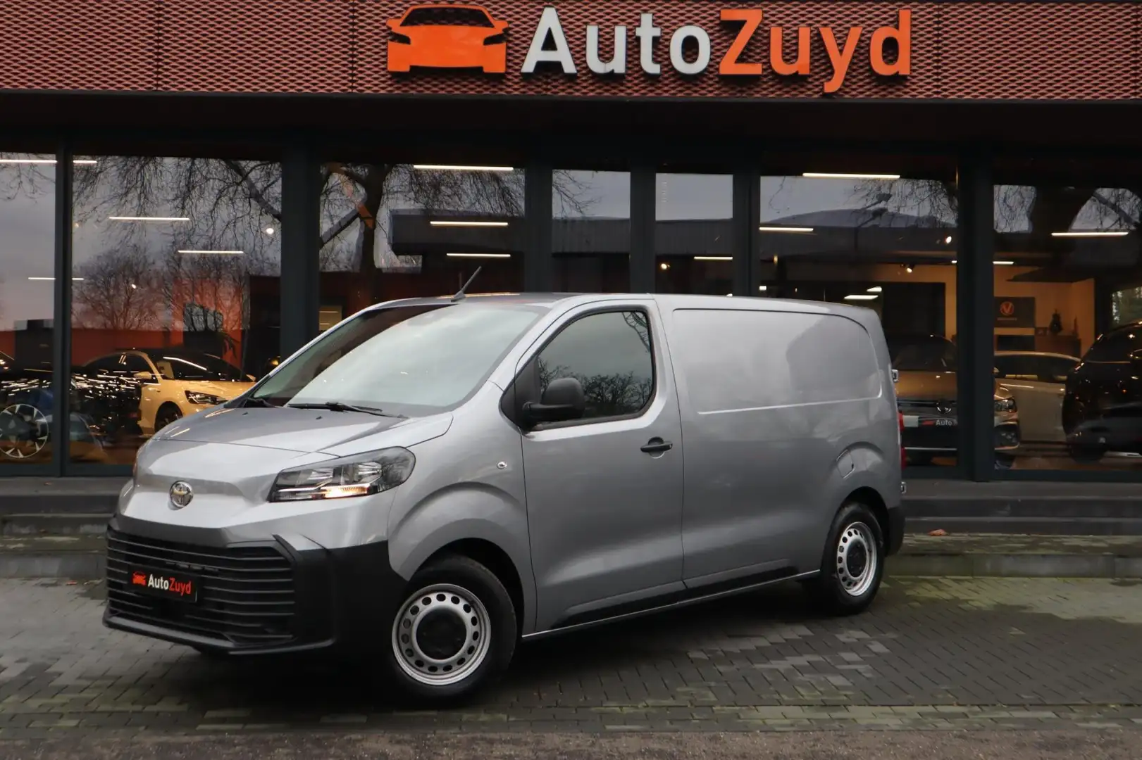 Toyota Proace Worker 1.5 D-4D Challenger Nieuwe met 10j garantie Grijs - 1