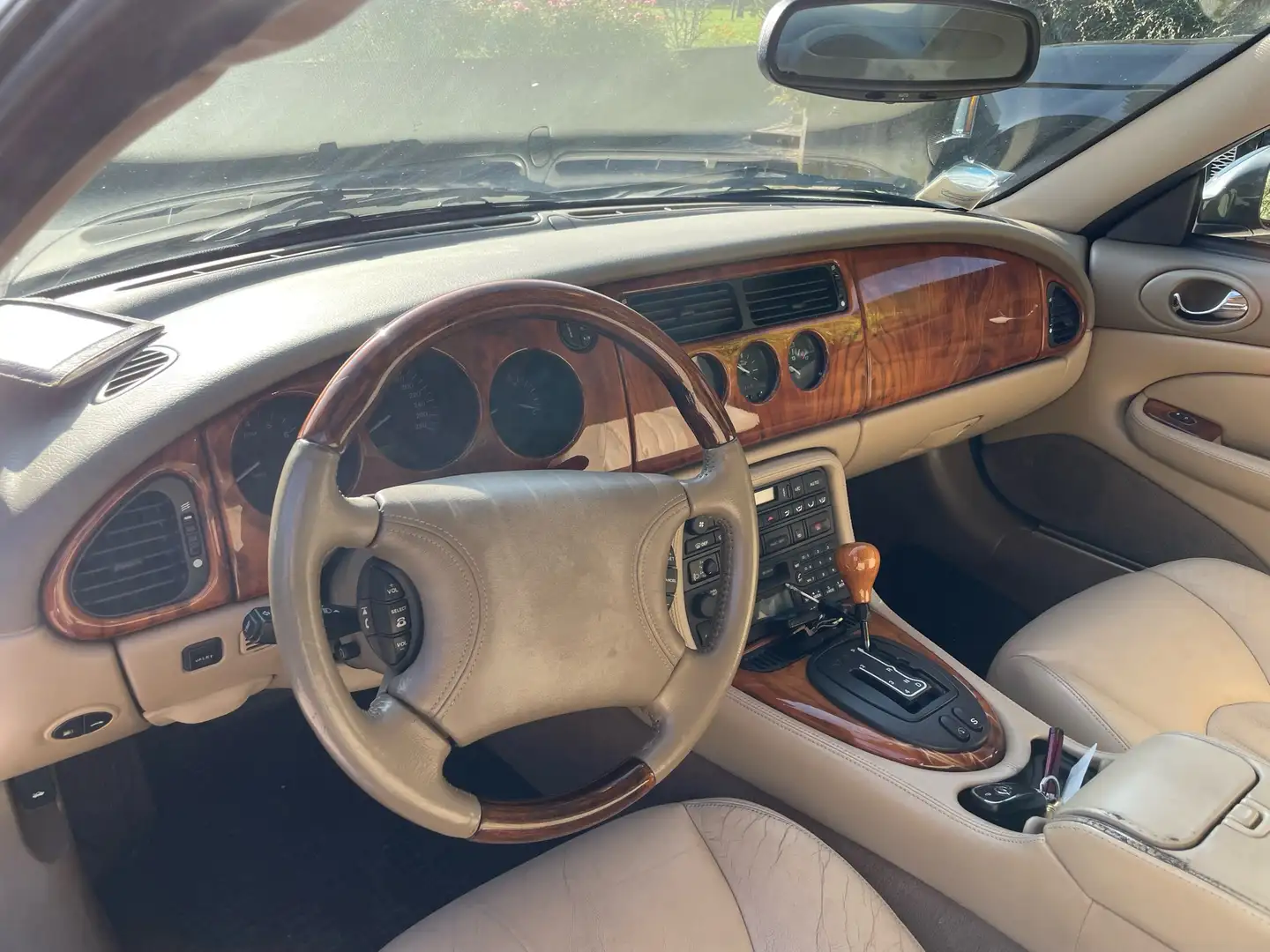Jaguar XK8 Coupe 4.0 Grün - 2