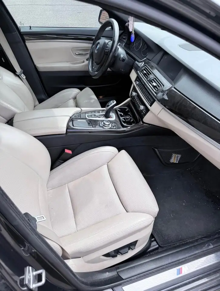 BMW 5 Series снимка BMW 5 Series