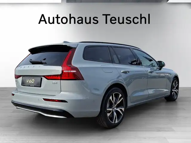 Volvo V60 Plus, B4 Mild Hybrid, Benzin, Dark Ansicht 4