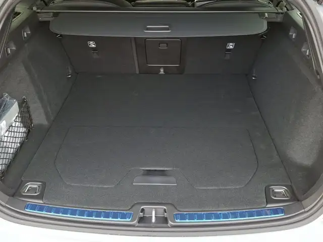 Volvo V60 Plus, B4 Mild Hybrid, Benzin, Dark Ansicht 16