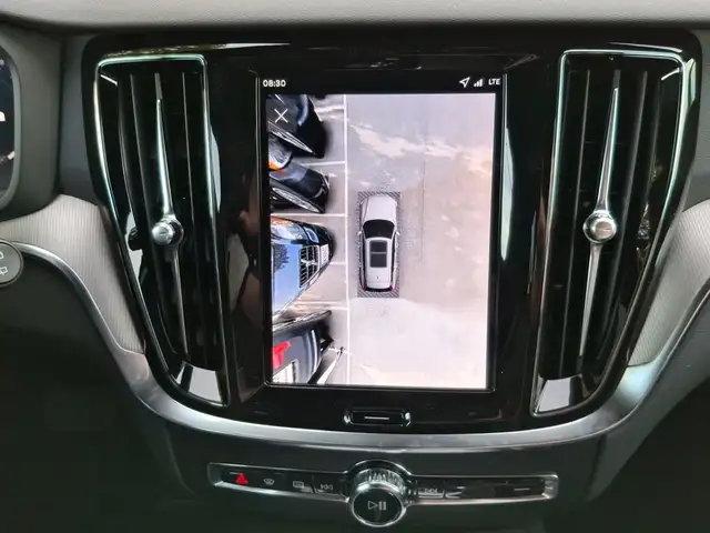 Volvo V60 Plus, B4 Mild Hybrid, Benzin, Dark Ansicht 12