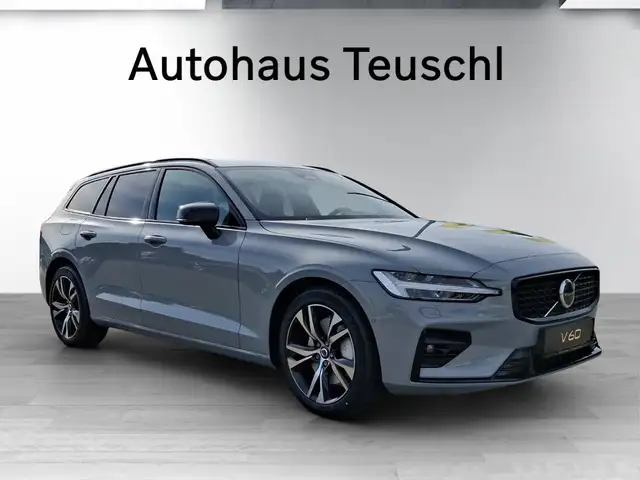 Volvo V60 Plus, B4 Mild Hybrid, Benzin, Dark Ansicht 5