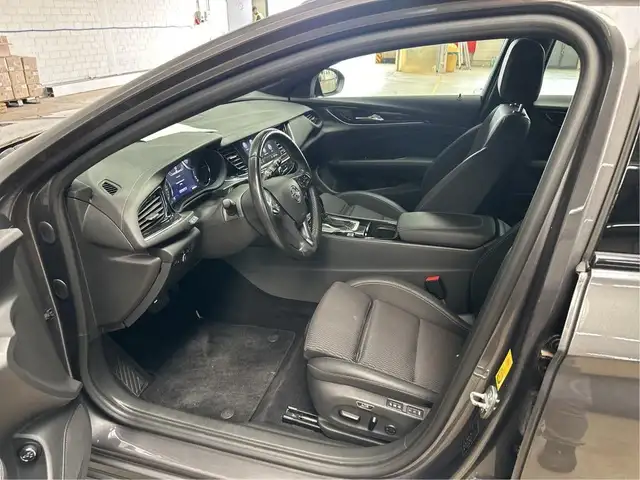 Opel Insignia view 9