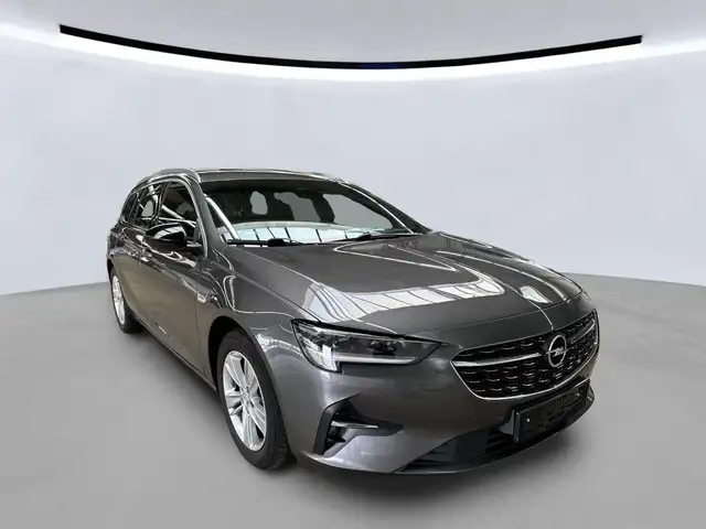 Opel Insignia main image