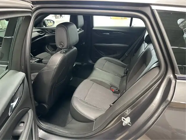Opel Insignia view 11