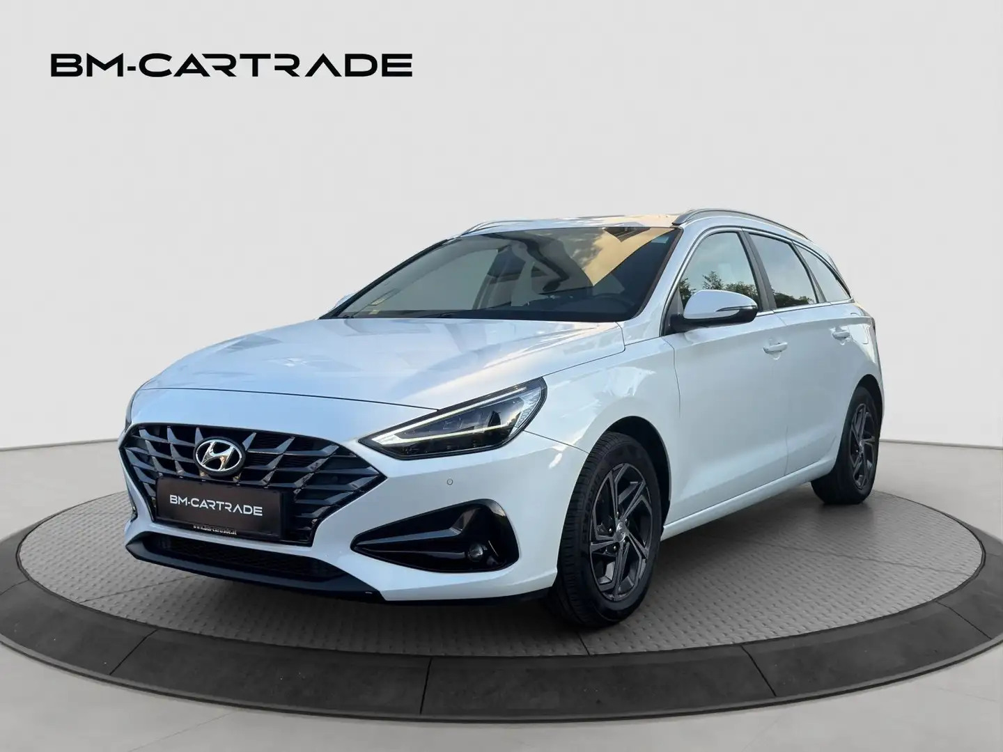 Hyundai i30 CW 1,6 CRDi Trend Line/LED/L.Heizung/RFK Weiß - 1