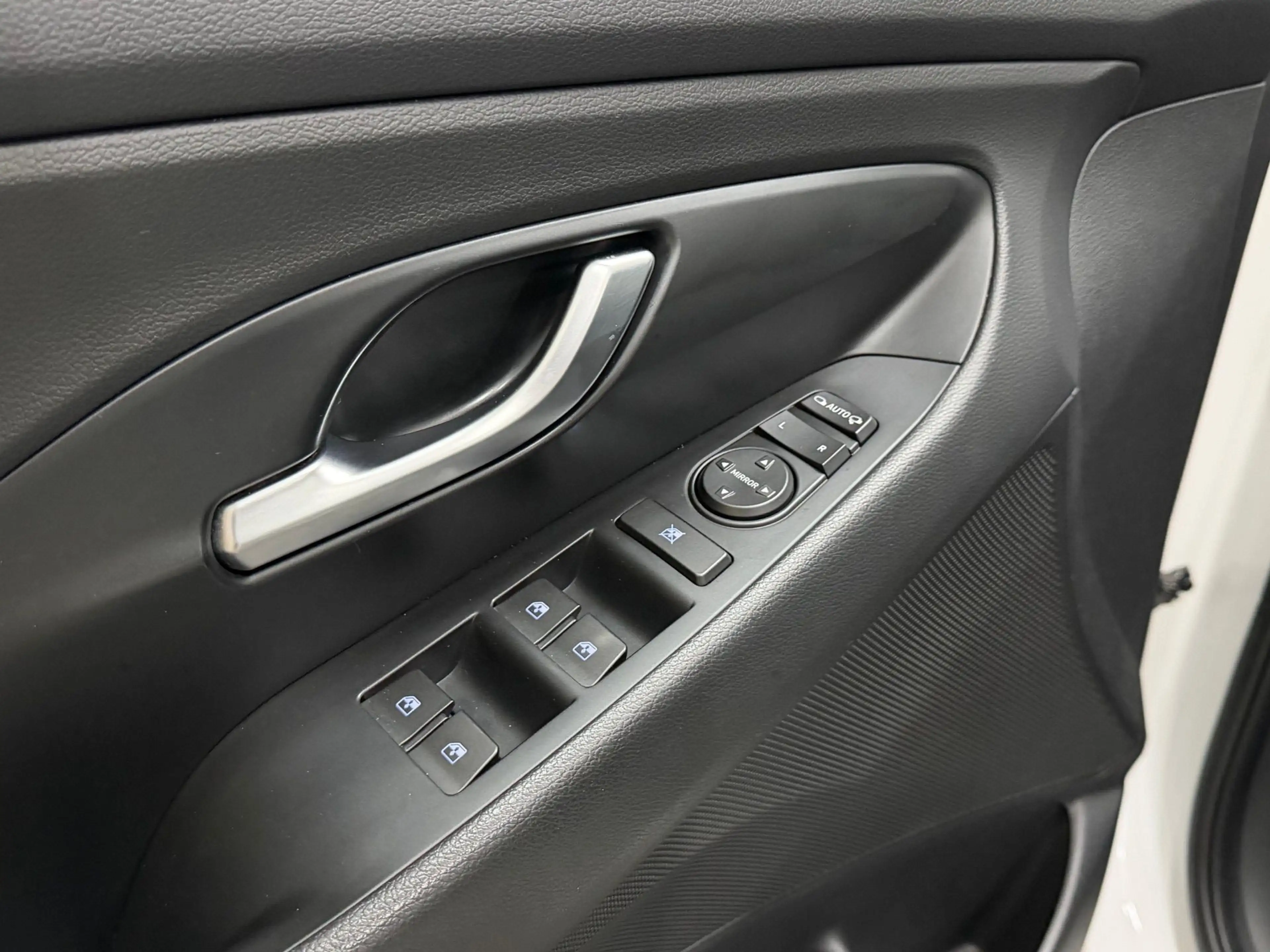 Hyundai i30 CW 1,6 CRDi Trend Line/LED/L.Heizung/RFK — photo 15
