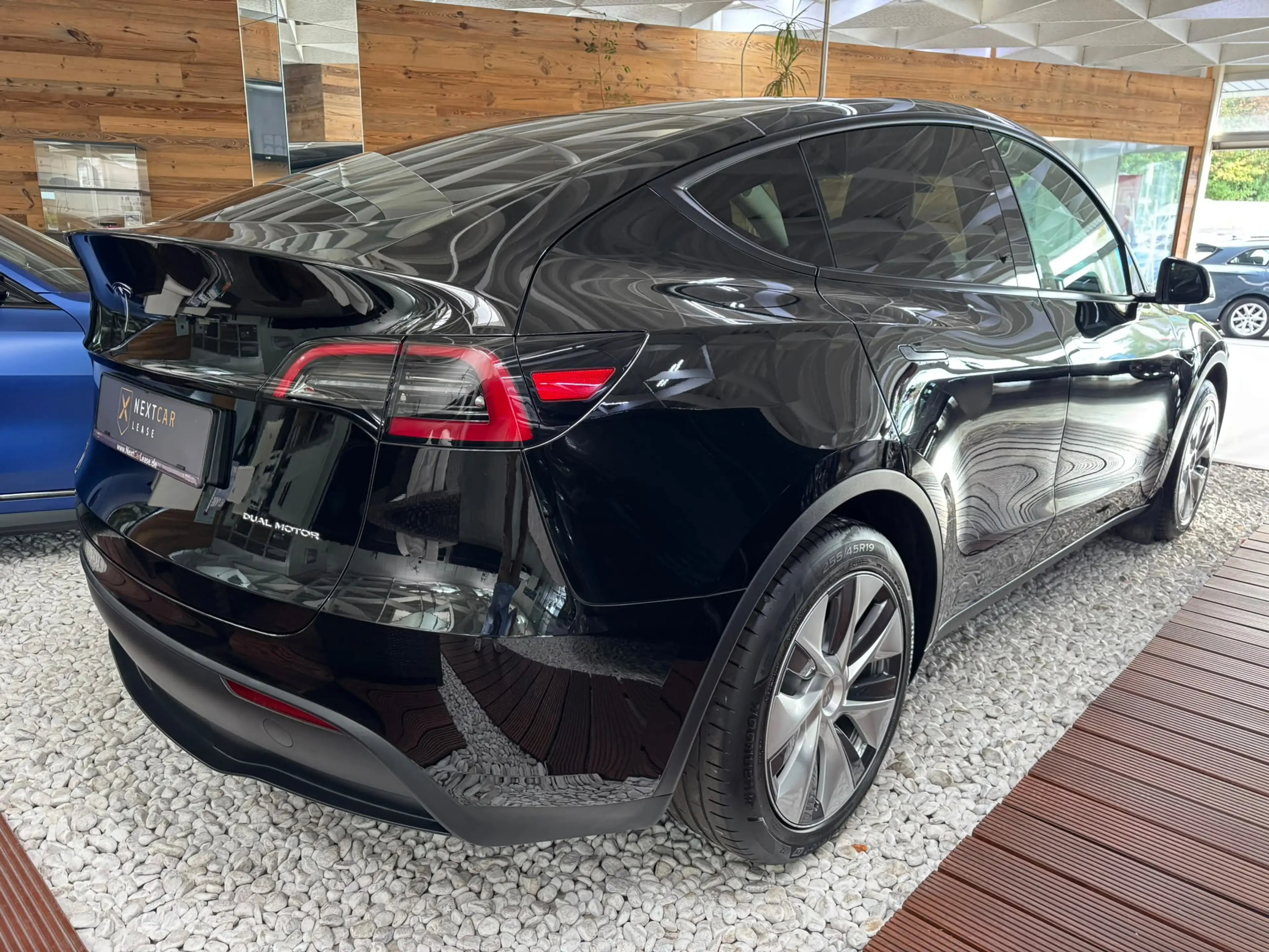 Tesla Model Y Long Range Dual AWD PANO NAVI LED SHZ WP — photo 4
