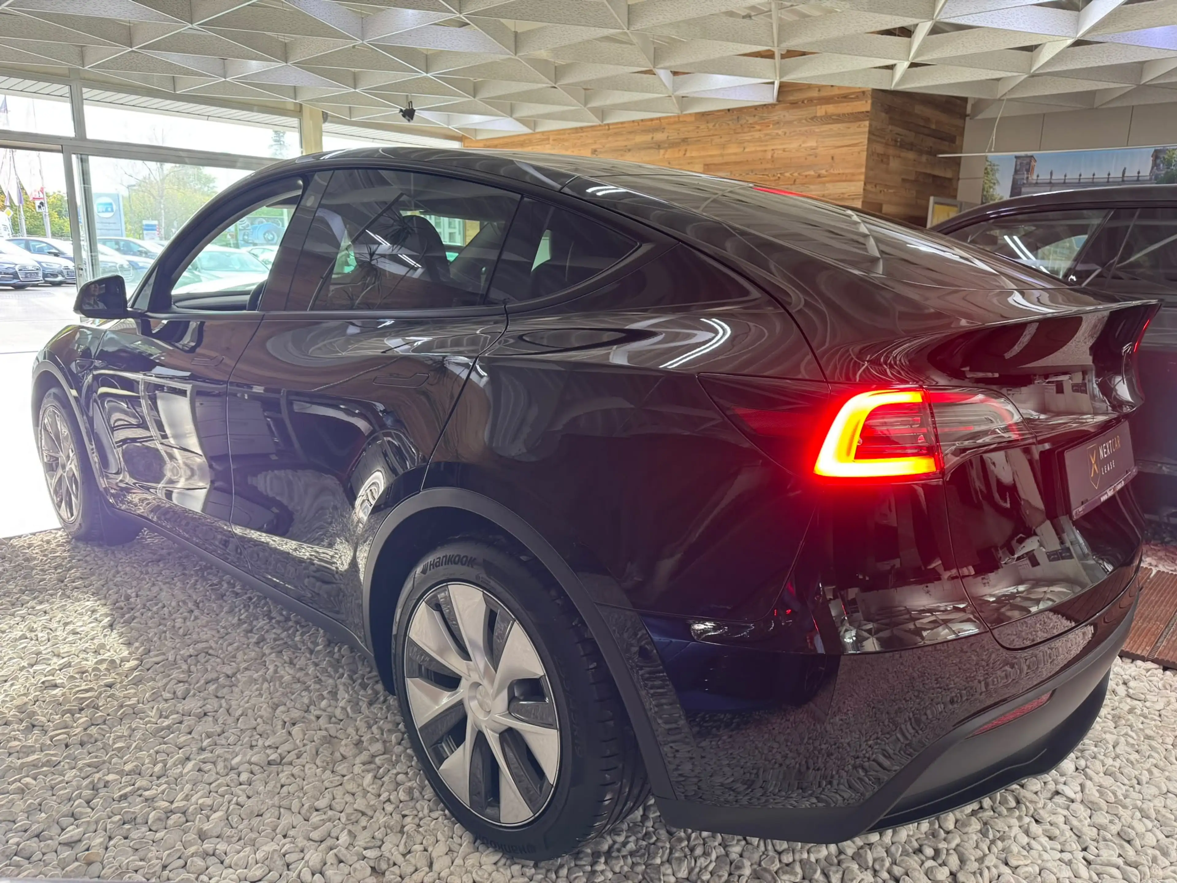 Tesla Model Y Long Range Dual AWD PANO NAVI LED SHZ WP — photo 6