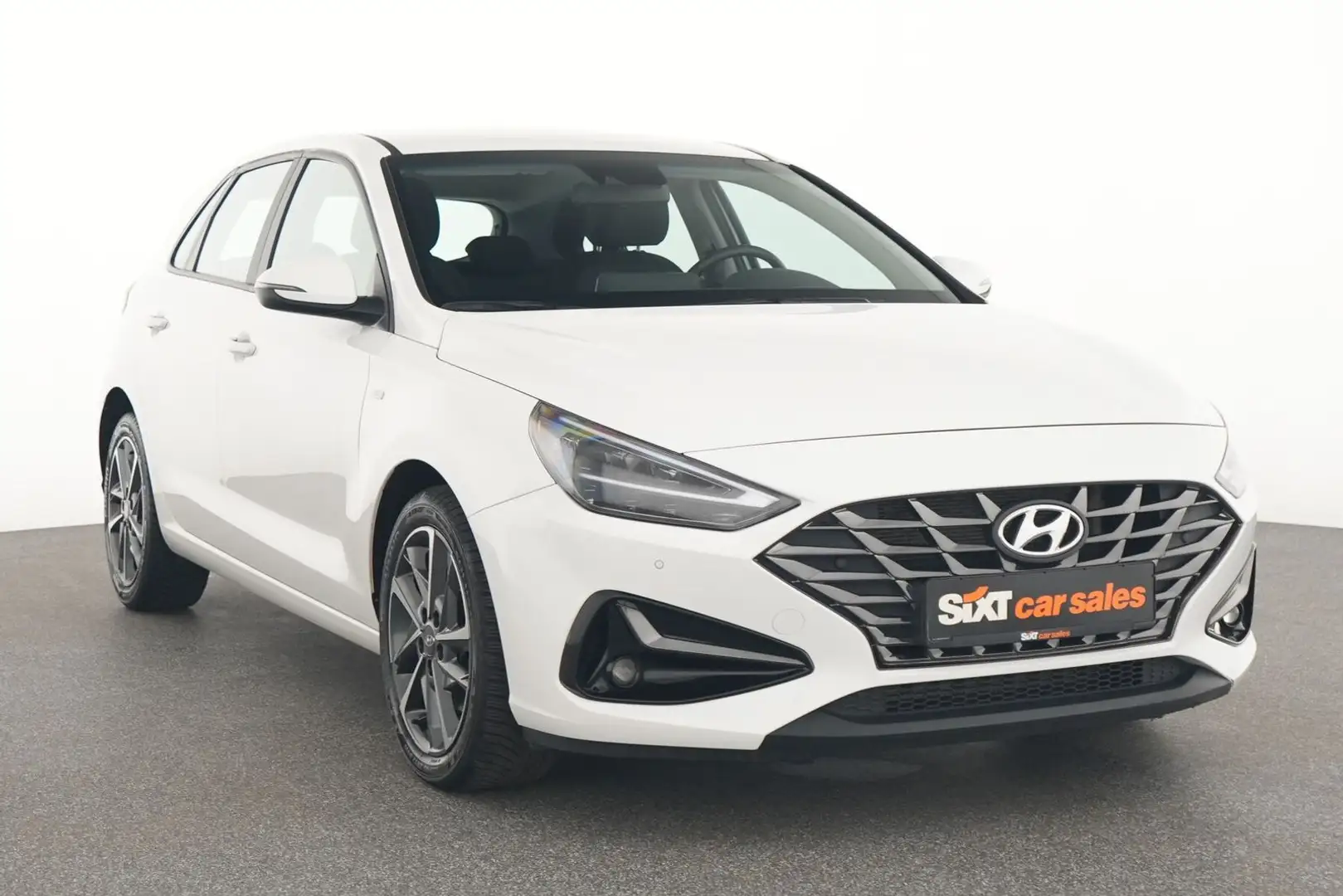 Hyundai i30 1.0 T-GDI  Trend|LED|NAV|SHZG|PDC+Kamera|17" Wit - 1