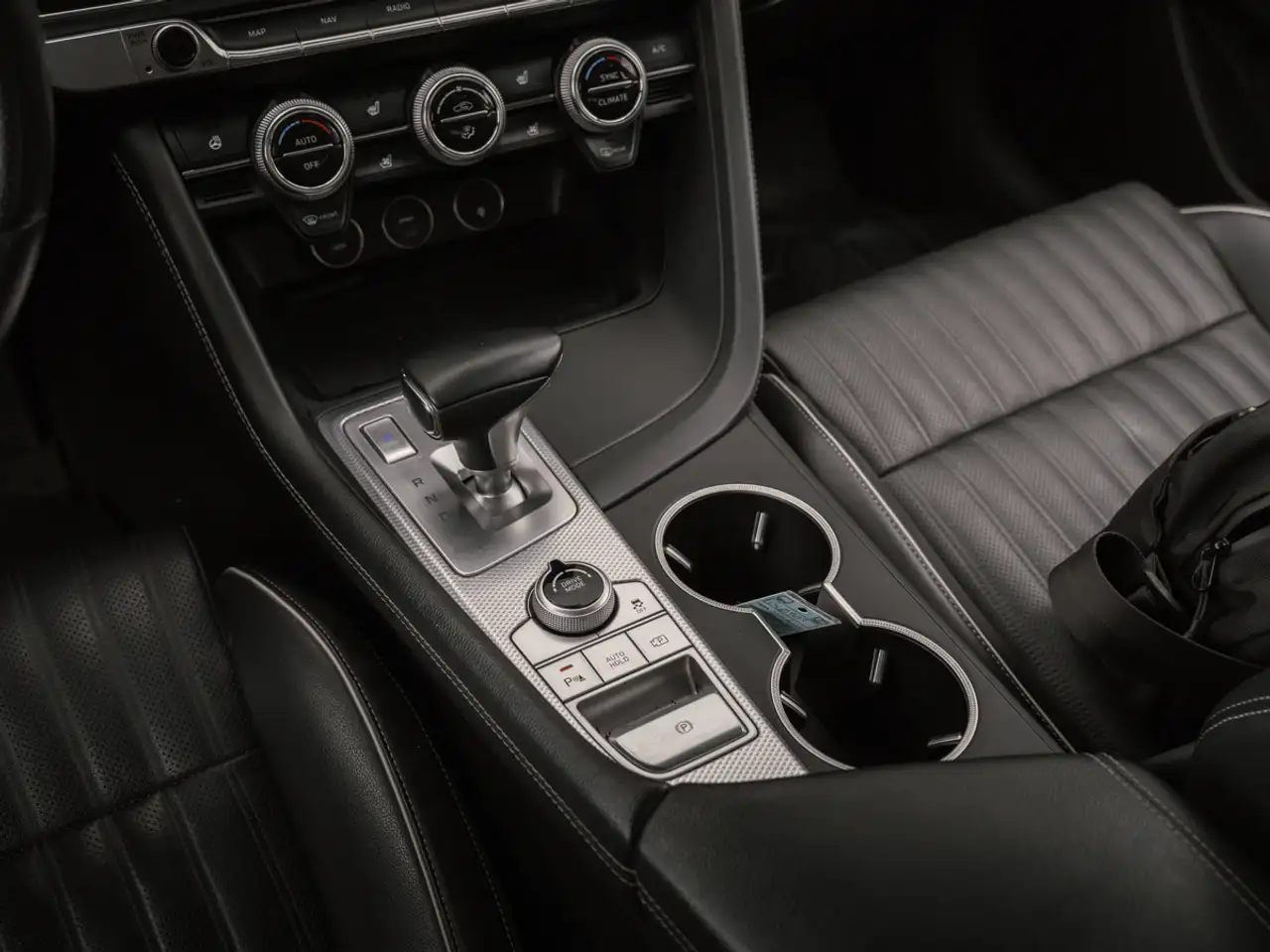 Genesis G70 снимка Genesis G70
