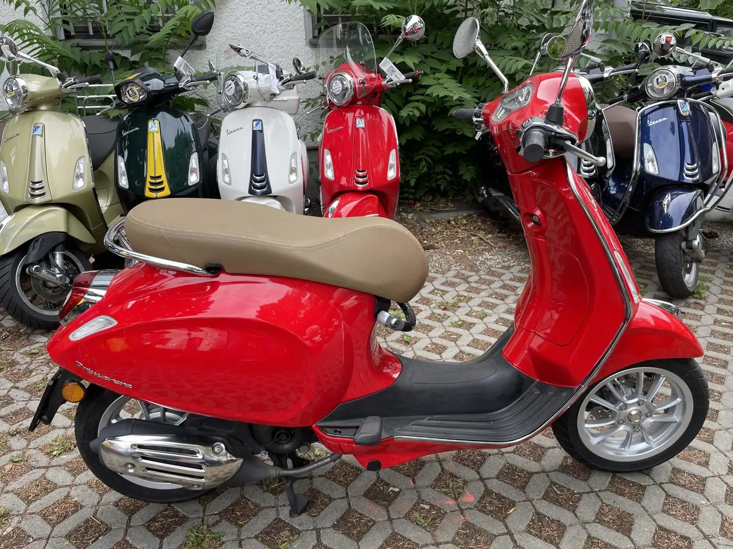 Vespa Primavera 50 LED USB LM Diebstahlschloss Rosso - 2