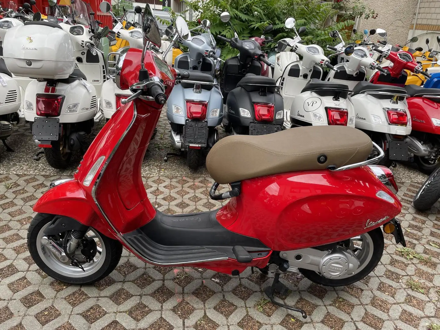 Vespa Primavera 50 LED USB LM Diebstahlschloss Rosso - 1
