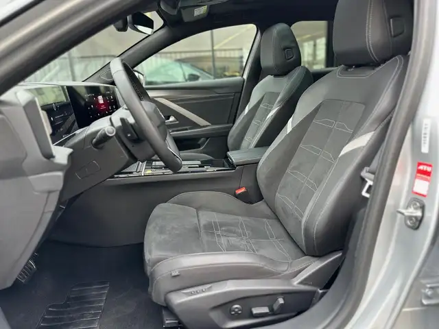 Opel Astra view 3