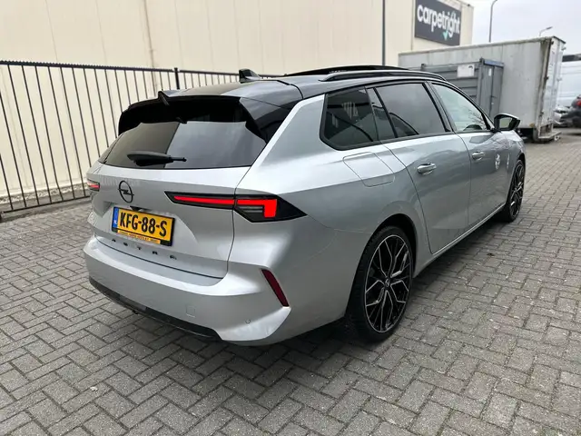 Opel Astra view 7