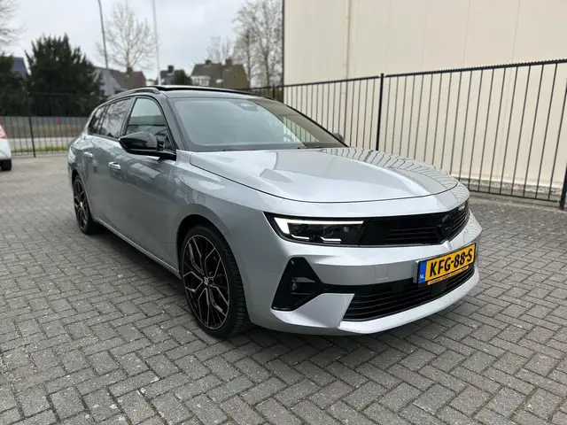 Opel Astra view 6