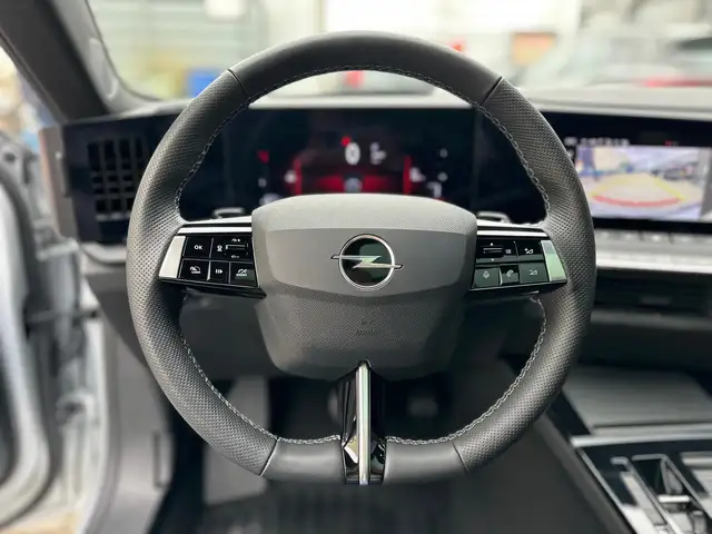 Opel Astra view 10