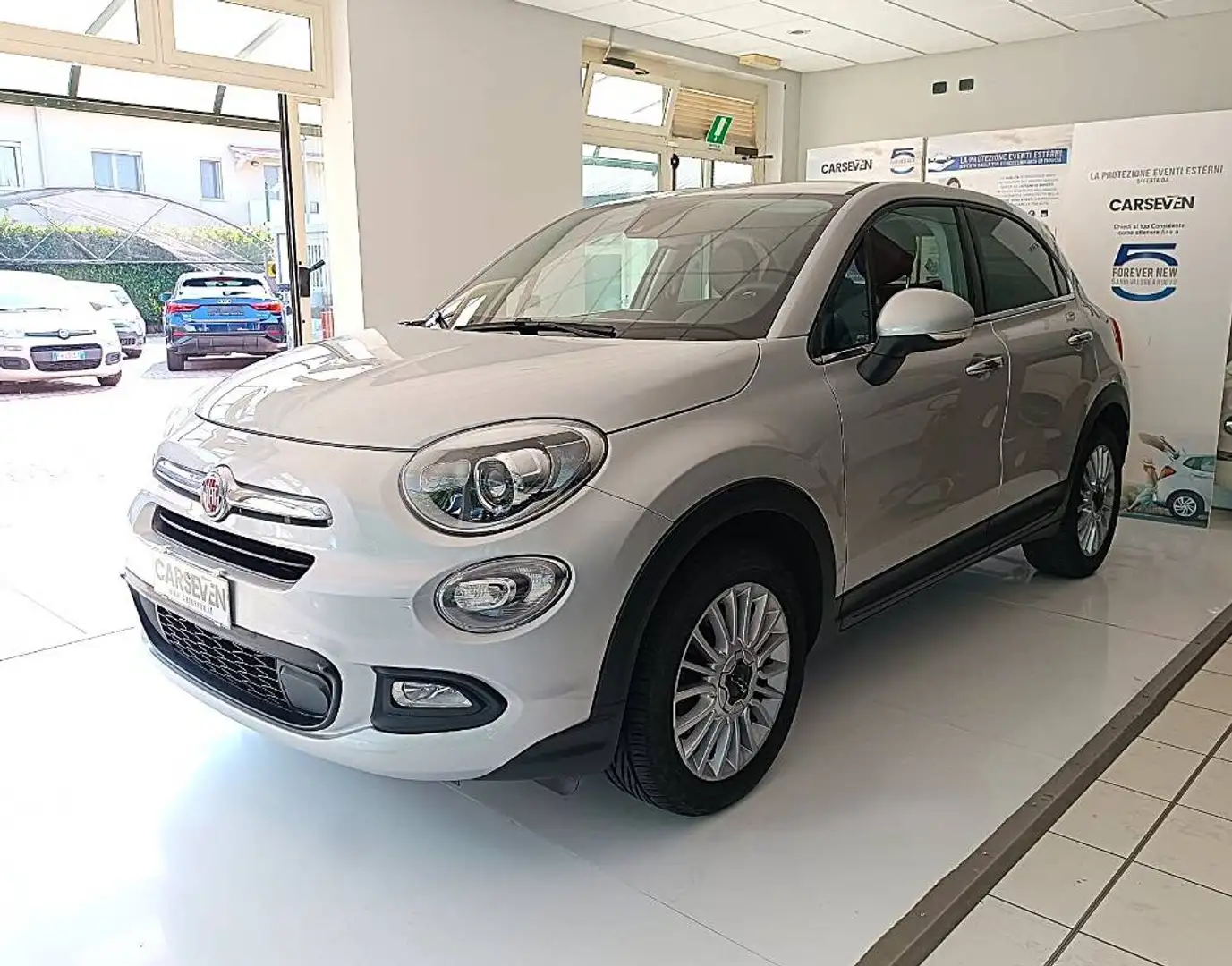 Fiat 500X 1.6 e-torq Lounge 110cv Plateado - 1