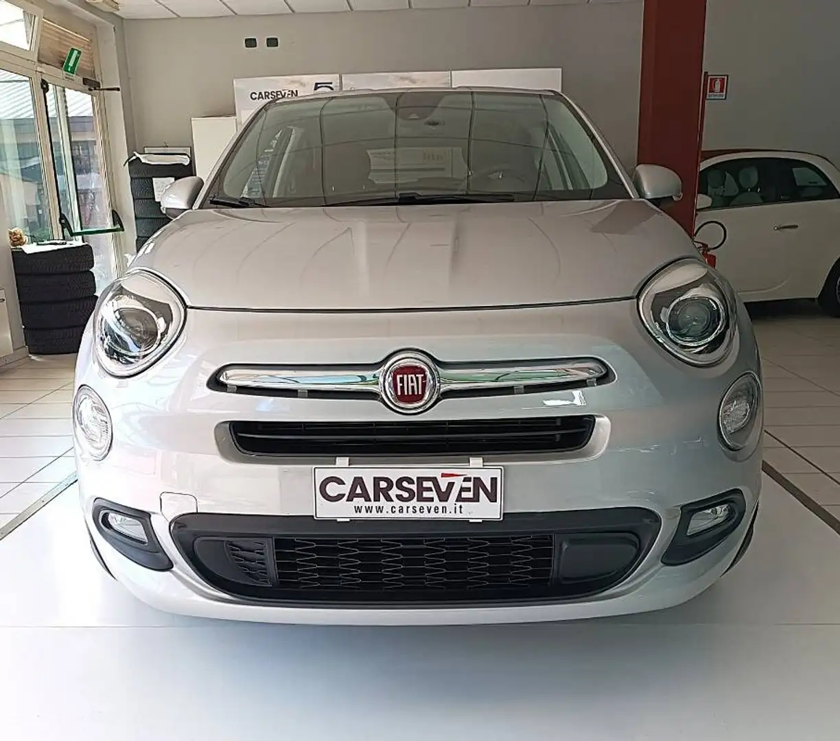 Fiat 500X 1.6 e-torq Lounge 110cv Plateado - 2