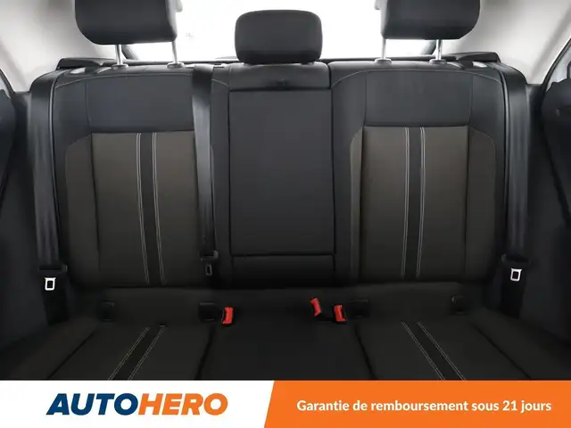 Volkswagen T-Roc view 15