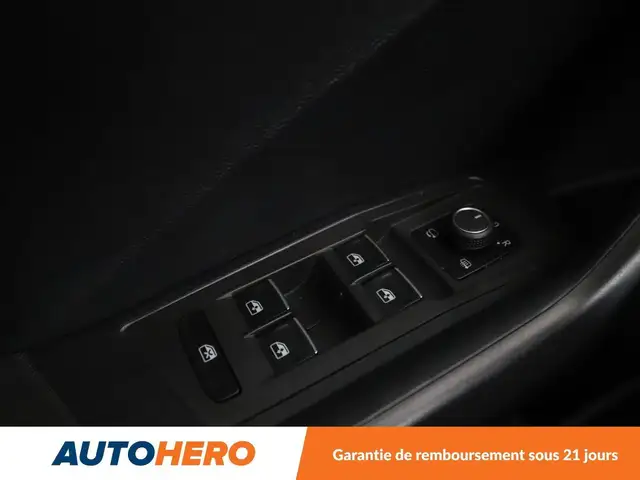 Volkswagen T-Roc view 30