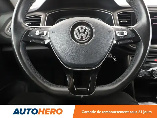 Volkswagen T-Roc view 19