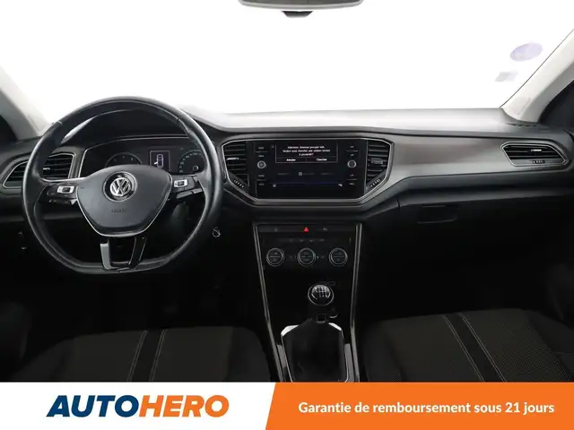 Volkswagen T-Roc view 12