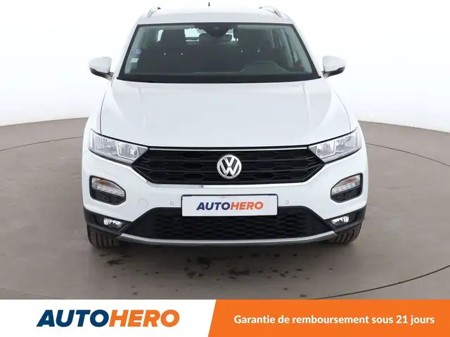 Volkswagen T-Roc view 9