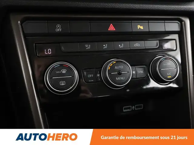 Volkswagen T-Roc view 26