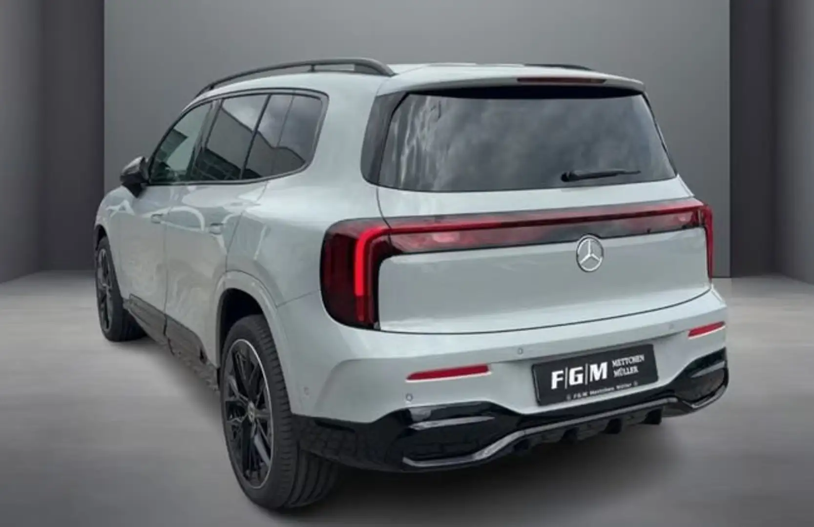 Mercedes-Benz GLB 200 250+ Gris - 2