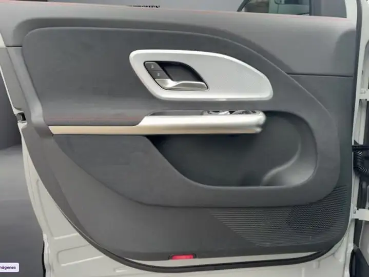 Mercedes-Benz GLB 2026, foto 19