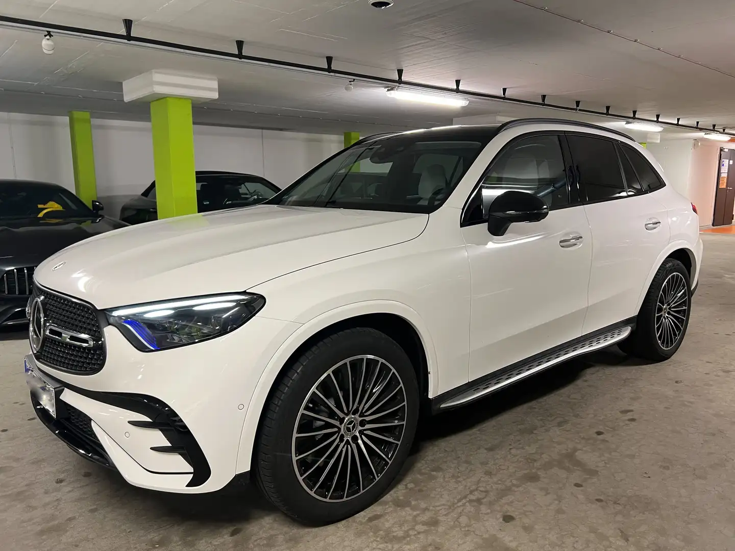 Mercedes-Benz GLC 220 Voll/AMG/HUD/Burm./Panorama/360/Alarm/20“/Memory Weiß - 2