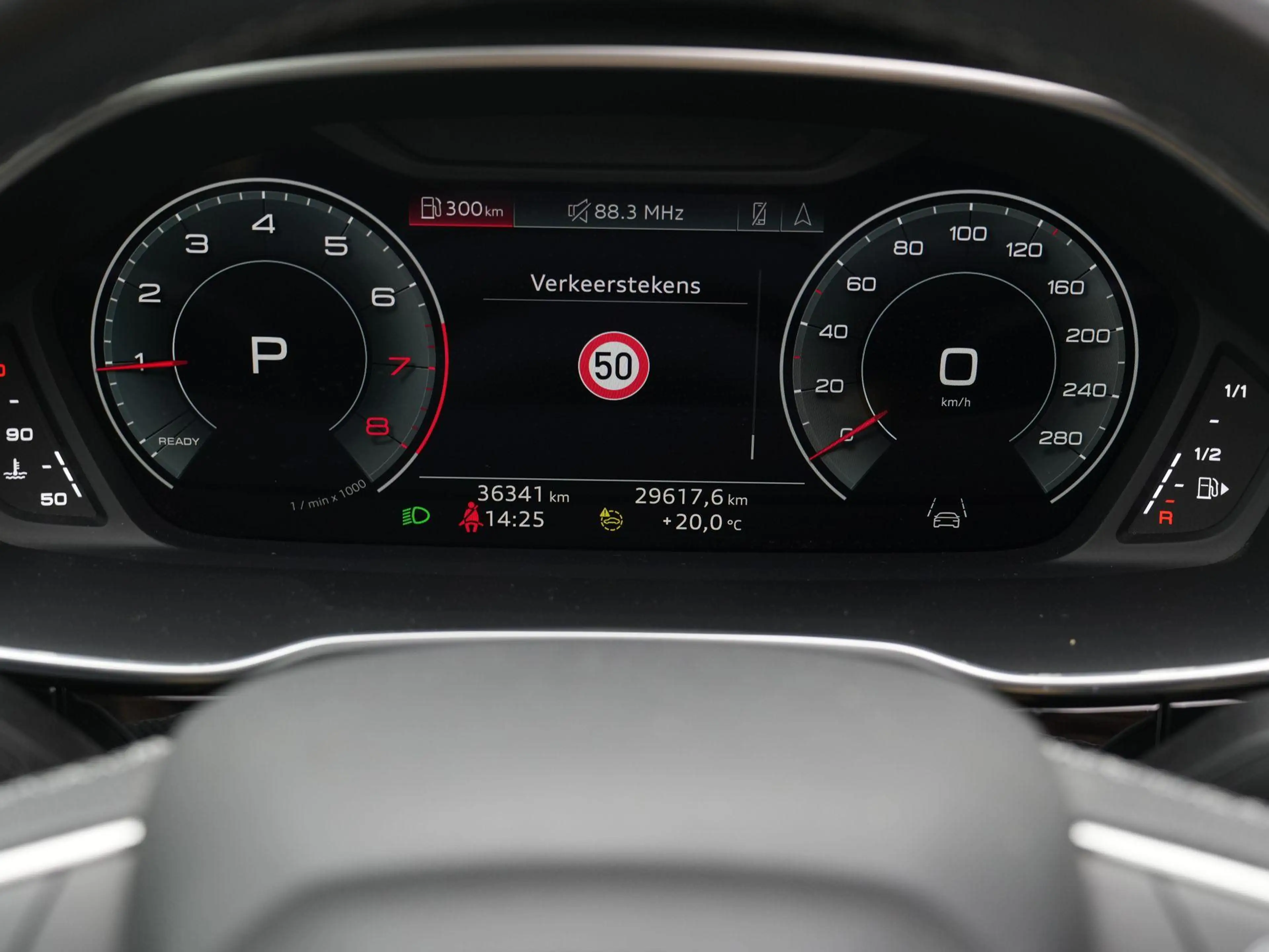 Audi Q3 35 TFSI 150pk S edition | Elektrisch glazen panora — photo 10
