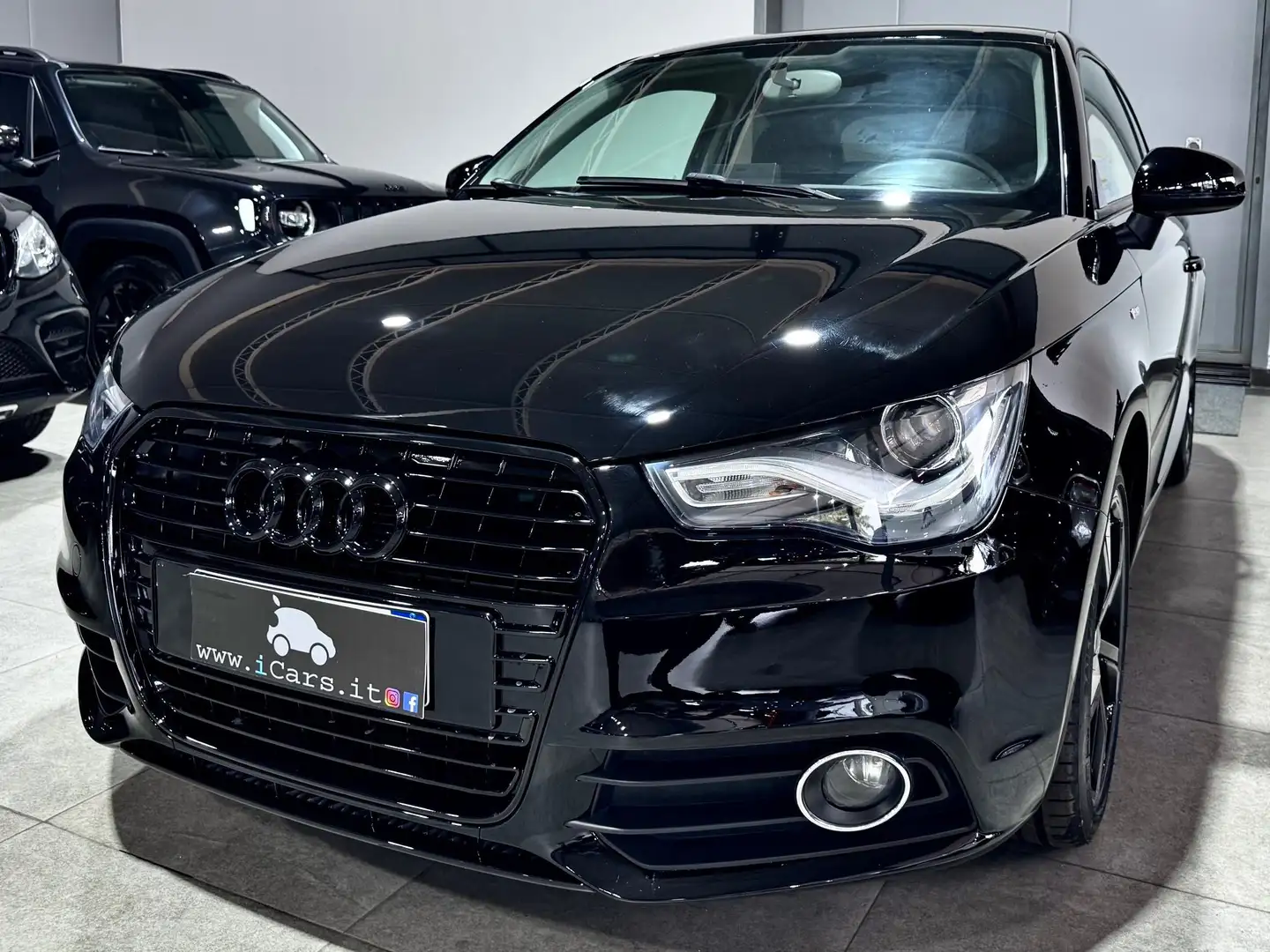 Audi A1 1.2 TFSI 86CV S-Line Nero - 1