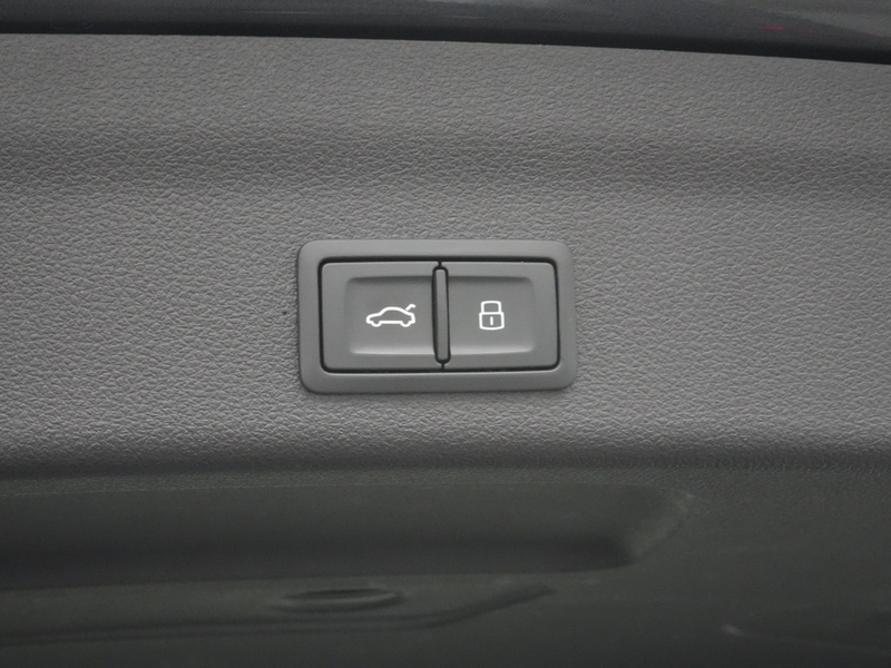 Audi A6 quattro S line LEDER AHK KAM MATRIX PANO — photo 13